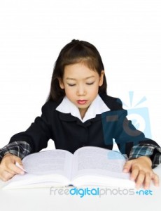 girl-reading-a-book-10058961